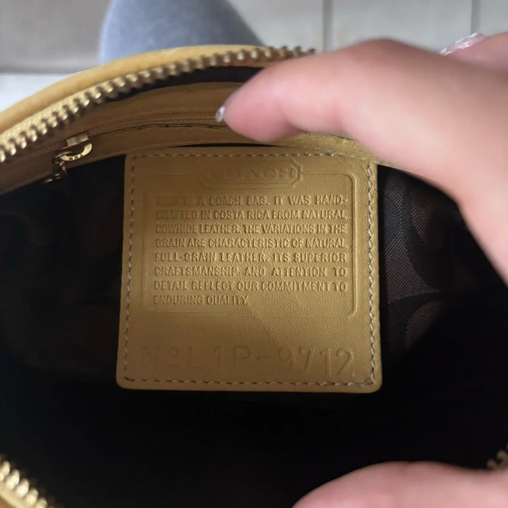 Vtg Coach 9712 Legacy Leather Demi Pouch Shoulder Bag Turnlock Tan Butter Yellow